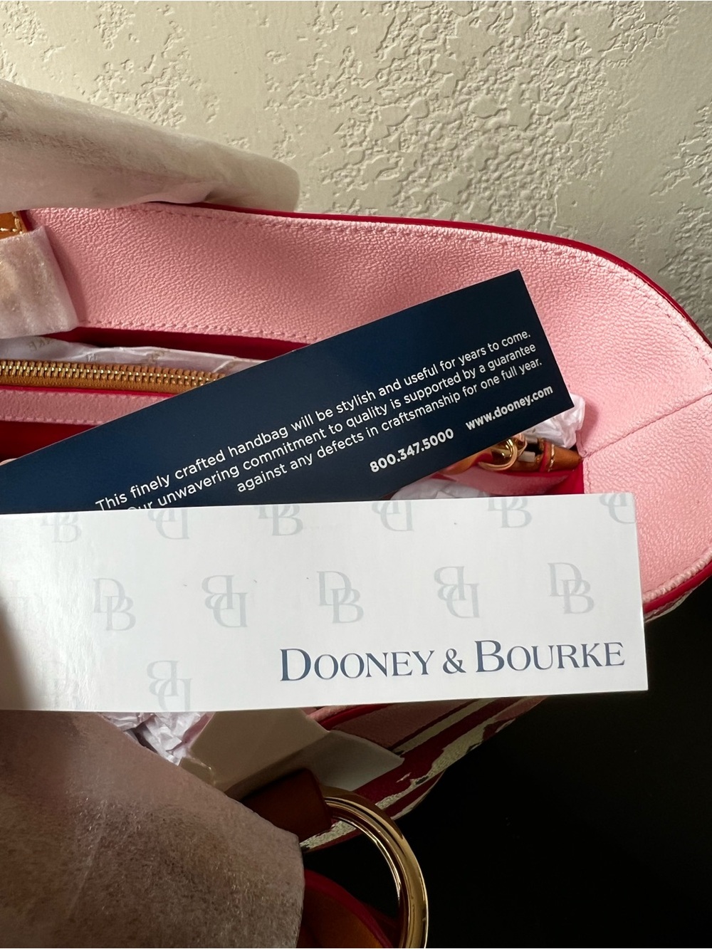 Dooney & Bourke Disney Parks Epcot Minnie Mouse United Kingdom Pink Tote Bag NWT - Picture 7 of 7